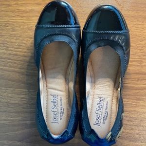 Josef Seibel size 6 / 36 black flats